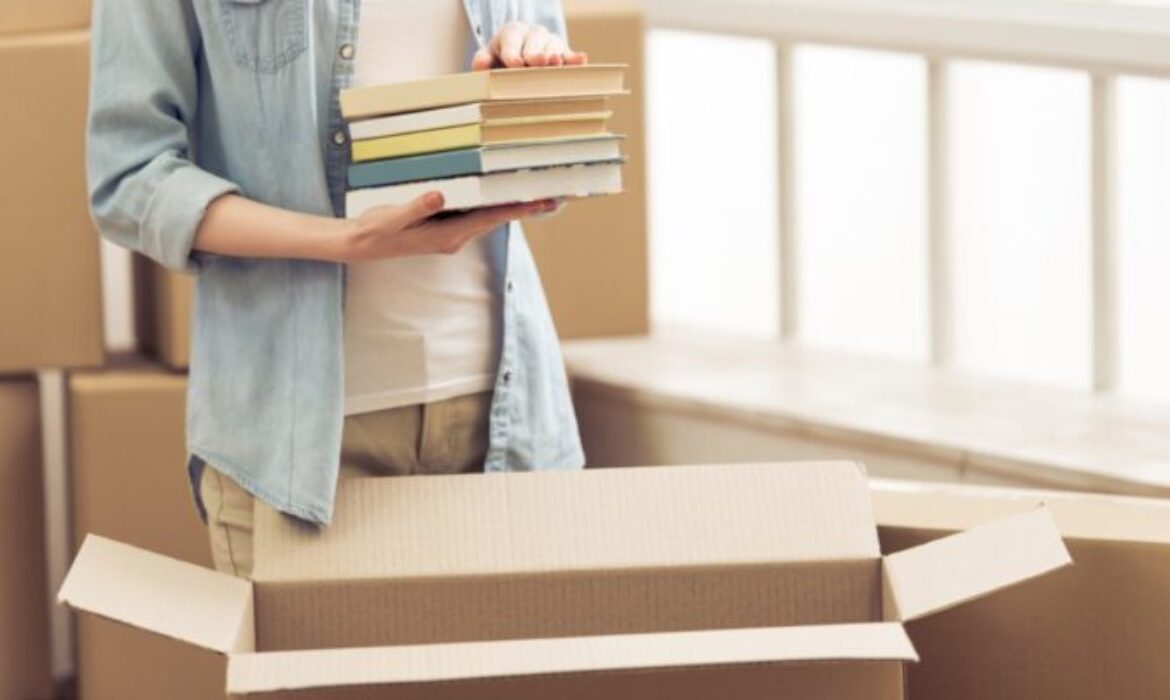 How to Pack Books for Moving: A Book Lover’s Perspective on Transfer Options