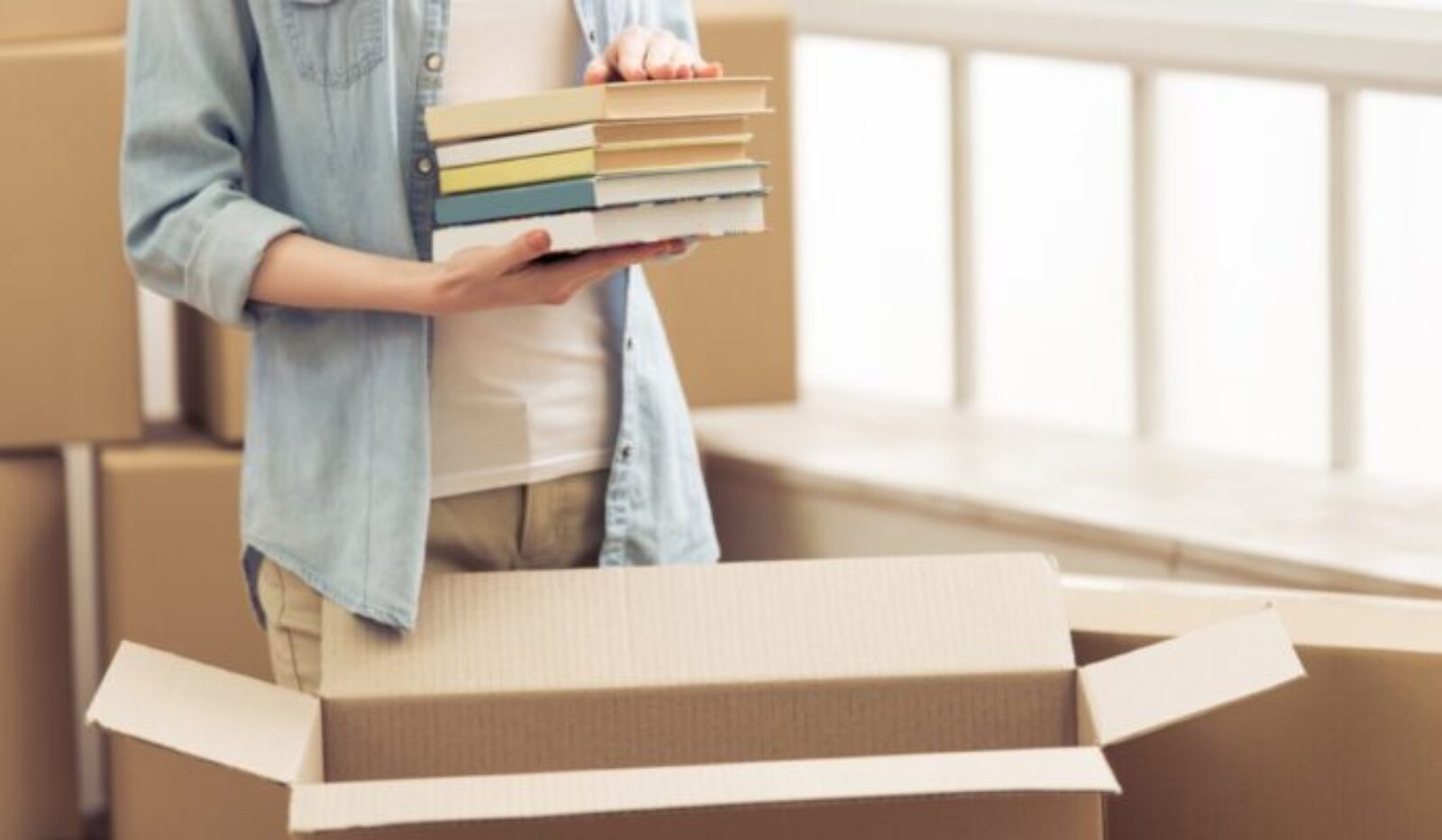 How to Pack Books for Moving: A Book Lover’s Perspective on Transfer Options