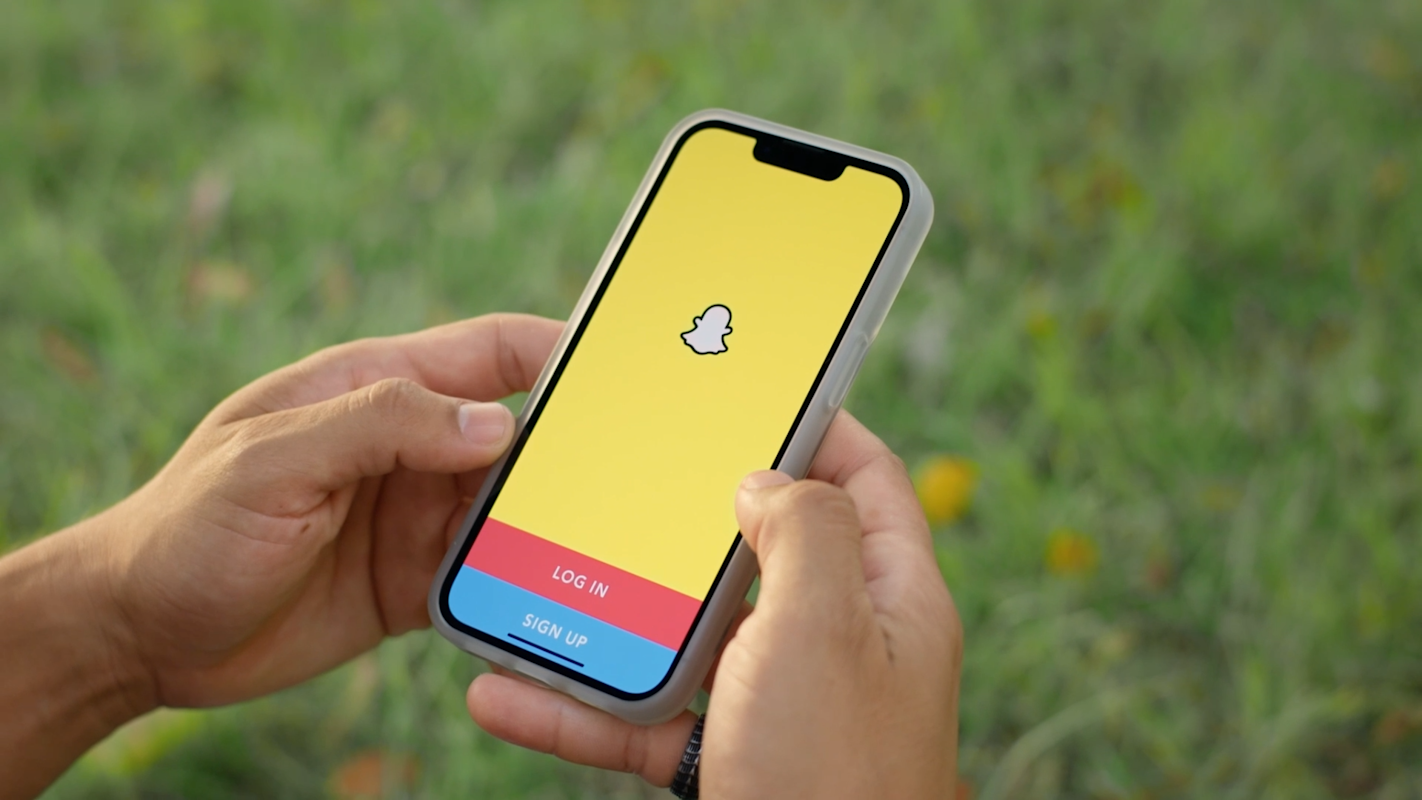 How to Make a Public Profile on Snapchat: A Step-by-Step Friendly Guide 2025